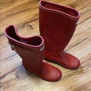 Hunter Vibrant Matte Red Waterproof Rain Boots